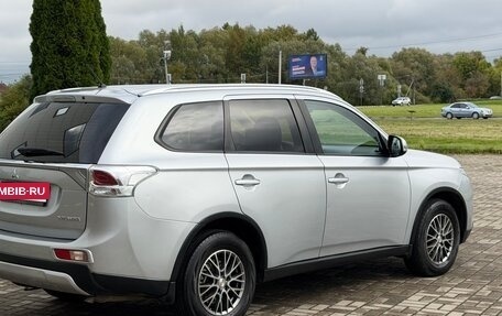 Mitsubishi Outlander III рестайлинг 3, 2014 год, 1 399 000 рублей, 7 фотография