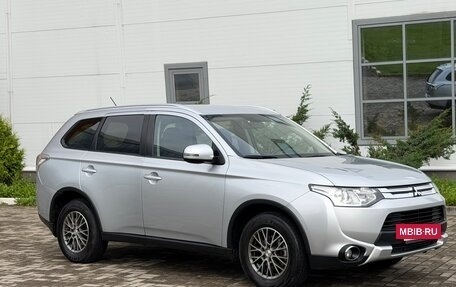 Mitsubishi Outlander III рестайлинг 3, 2014 год, 1 399 000 рублей, 5 фотография