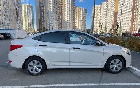 Hyundai Solaris II рестайлинг, 2015 год, 1 150 000 рублей, 4 фотография