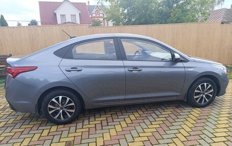 Hyundai Solaris II рестайлинг, 2017 год, 1 300 000 рублей, 3 фотография