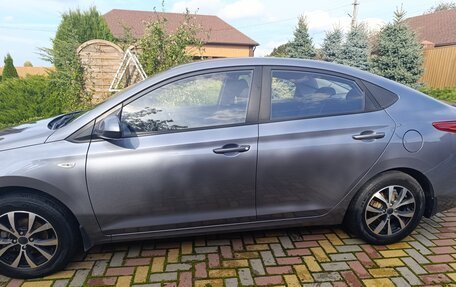Hyundai Solaris II рестайлинг, 2017 год, 1 300 000 рублей, 4 фотография