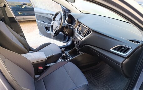 Hyundai Solaris II рестайлинг, 2017 год, 1 300 000 рублей, 9 фотография