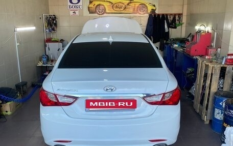 Hyundai Sonata VI, 2010 год, 859 000 рублей, 4 фотография