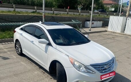 Hyundai Sonata VI, 2010 год, 859 000 рублей, 2 фотография
