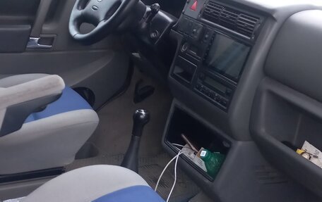 Volkswagen Transporter T4, 2001 год, 1 400 000 рублей, 3 фотография