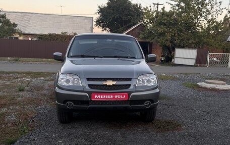Chevrolet Niva I рестайлинг, 2017 год, 910 000 рублей, 1 фотография