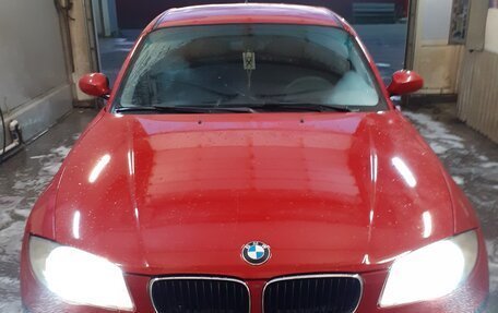 BMW 1 серия, 2007 год, 700 000 рублей, 1 фотография