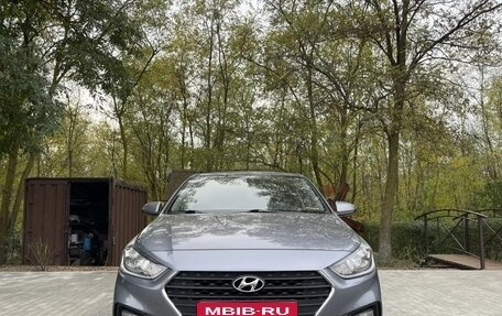 Hyundai Solaris II рестайлинг, 2017 год, 1 330 000 рублей, 1 фотография