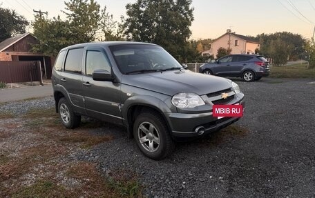 Chevrolet Niva I рестайлинг, 2017 год, 910 000 рублей, 5 фотография