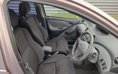 Toyota Vitz, 2000 год, 380 000 рублей, 11 фотография