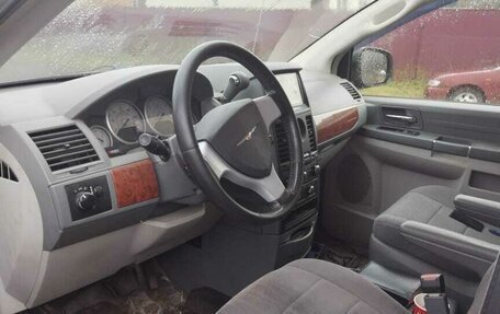 Chrysler Town & Country V рестайлинг, 2007 год, 620 000 рублей, 5 фотография