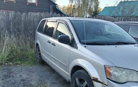 Chrysler Town & Country V рестайлинг, 2007 год, 620 000 рублей, 3 фотография