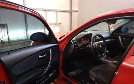 BMW 1 серия, 2007 год, 700 000 рублей, 2 фотография