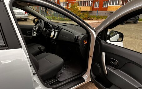 Renault Logan II, 2018 год, 1 000 000 рублей, 6 фотография