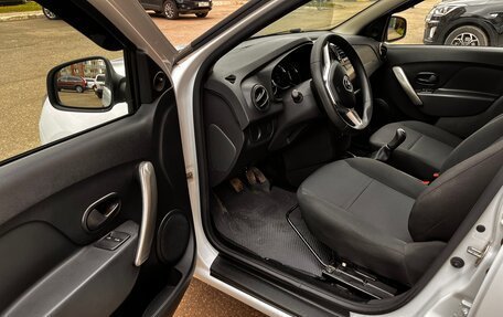 Renault Logan II, 2018 год, 1 000 000 рублей, 5 фотография