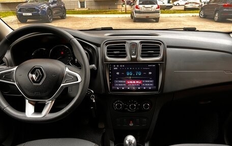 Renault Logan II, 2018 год, 1 000 000 рублей, 9 фотография