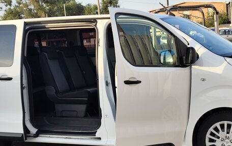 Opel Vivaro, 2020 год, 3 150 000 рублей, 5 фотография
