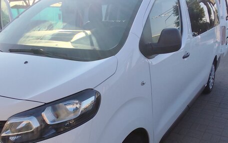 Opel Vivaro, 2020 год, 3 150 000 рублей, 12 фотография