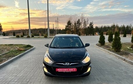 Hyundai Solaris II рестайлинг, 2012 год, 660 000 рублей, 2 фотография