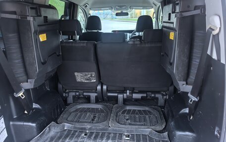 Toyota Noah III, 2011 год, 1 650 000 рублей, 9 фотография