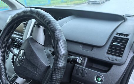 Toyota Noah III, 2011 год, 1 650 000 рублей, 5 фотография
