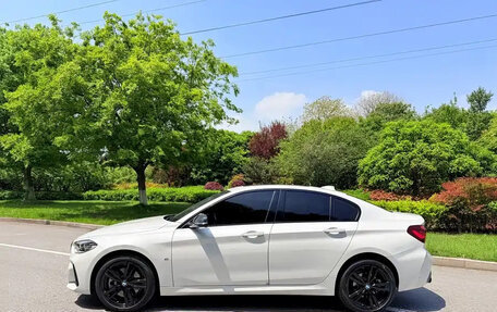 BMW 1 серия, 2022 год, 1 750 000 рублей, 5 фотография