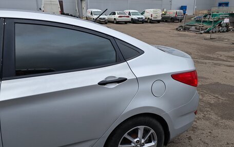 Hyundai Solaris II рестайлинг, 2011 год, 660 000 рублей, 13 фотография