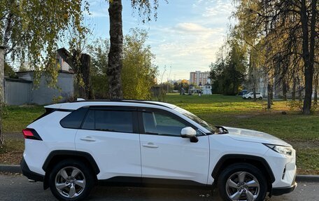 Toyota RAV4, 2021 год, 3 550 000 рублей, 6 фотография