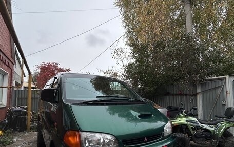 Mitsubishi Space Gear I рестайлинг, 1997 год, 1 615 000 рублей, 3 фотография
