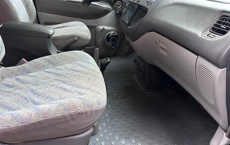 Mitsubishi Space Gear I рестайлинг, 1997 год, 1 615 000 рублей, 24 фотография