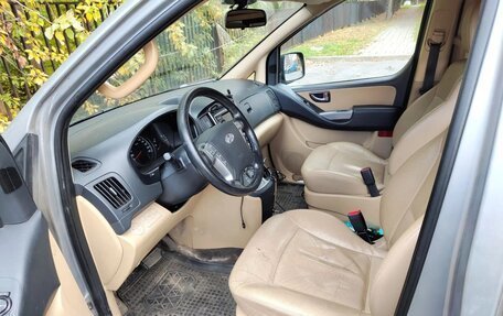 Hyundai H-1 II рестайлинг, 2015 год, 1 900 000 рублей, 3 фотография