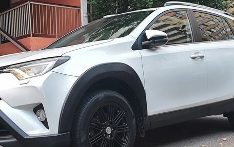 Toyota RAV4, 2018 год, 2 790 000 рублей, 4 фотография