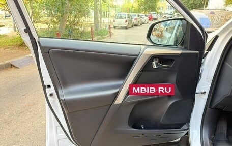 Toyota RAV4, 2018 год, 2 790 000 рублей, 10 фотография
