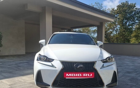 Lexus IS III, 2017 год, 3 850 000 рублей, 5 фотография