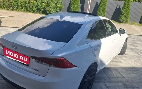 Lexus IS III, 2017 год, 3 850 000 рублей, 8 фотография