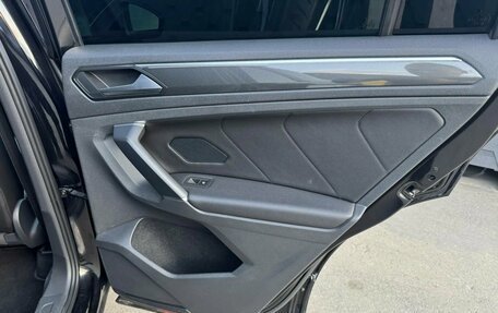 Volkswagen Tiguan II, 2018 год, 2 700 000 рублей, 21 фотография
