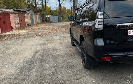 Toyota Land Cruiser Prado 150 рестайлинг 2, 2021 год, 7 000 000 рублей, 4 фотография
