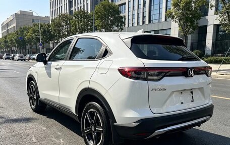 Honda Vezel, 2023 год, 1 995 000 рублей, 2 фотография