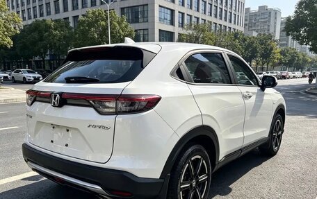 Honda Vezel, 2023 год, 1 995 000 рублей, 4 фотография