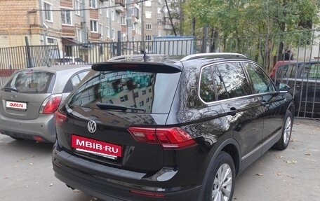Volkswagen Tiguan II, 2018 год, 2 200 000 рублей, 6 фотография
