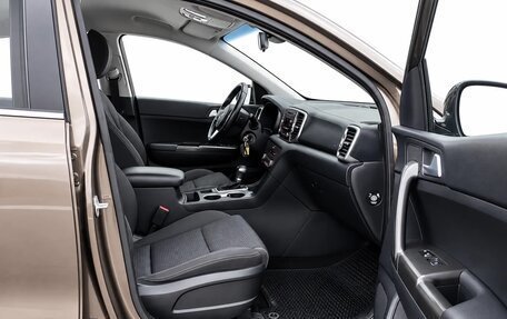 KIA Sportage IV рестайлинг, 2017 год, 2 199 999 рублей, 22 фотография