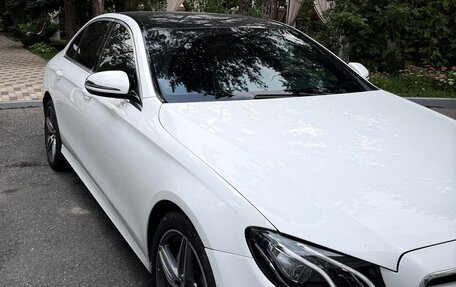 Mercedes-Benz E-Класс, 2019 год, 2 950 000 рублей, 3 фотография