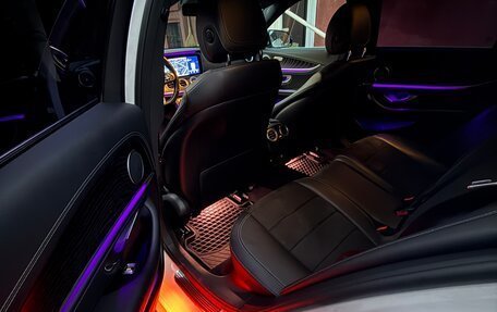 Mercedes-Benz E-Класс, 2019 год, 2 950 000 рублей, 10 фотография