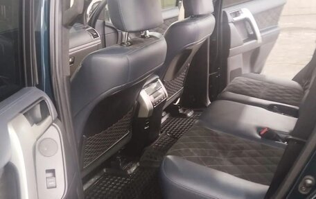 Toyota Land Cruiser Prado 150 рестайлинг 2, 2018 год, 5 900 000 рублей, 4 фотография