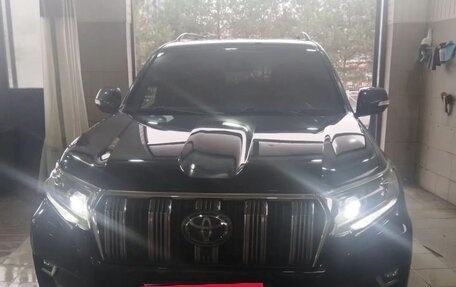 Toyota Land Cruiser Prado 150 рестайлинг 2, 2018 год, 5 900 000 рублей, 2 фотография