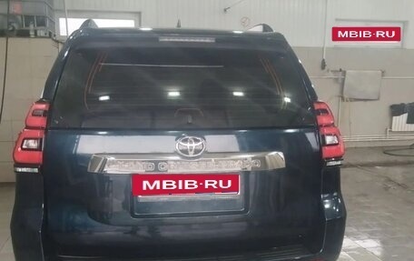 Toyota Land Cruiser Prado 150 рестайлинг 2, 2018 год, 5 900 000 рублей, 7 фотография