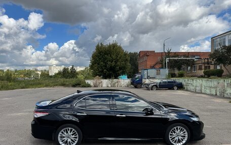 Toyota Camry, 2019 год, 2 950 000 рублей, 6 фотография