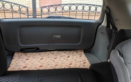 Toyota Ipsum II, 2001 год, 900 000 рублей, 8 фотография
