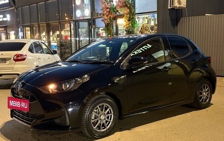 Toyota Yaris, 2020 год, 1 050 000 рублей, 2 фотография