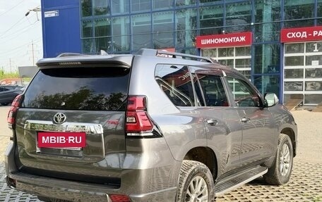 Toyota Land Cruiser Prado 150 рестайлинг 2, 2020 год, 4 990 000 рублей, 6 фотография
